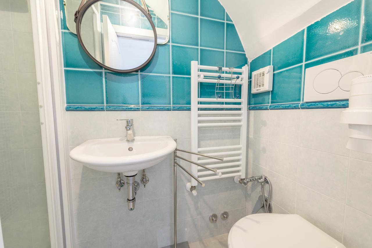 Villino Emanuele Bed & Breakfast Santa Marinella Eksteriør bilde