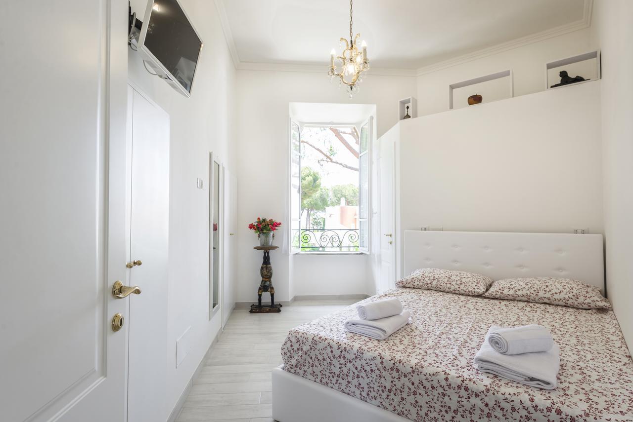 Villino Emanuele Bed & Breakfast Santa Marinella Eksteriør bilde